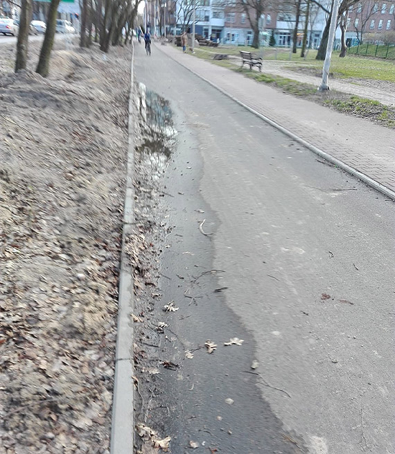ciekarowerowa w kauach i brudzie - mwimieszkacy