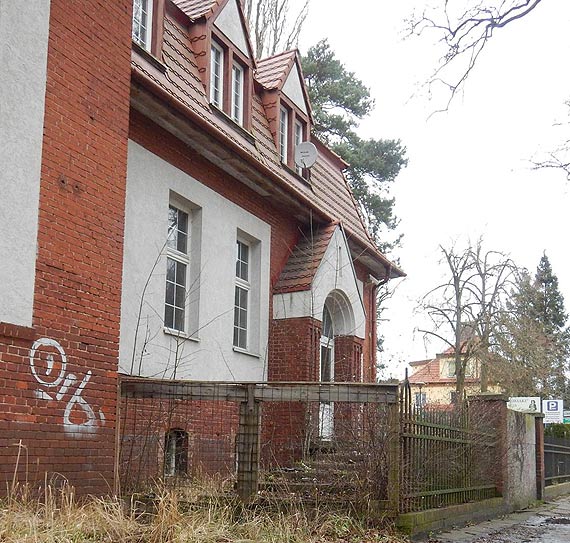 Czytelnik - Od ulicy baagan, od zaplecza wysypisko mieci!
