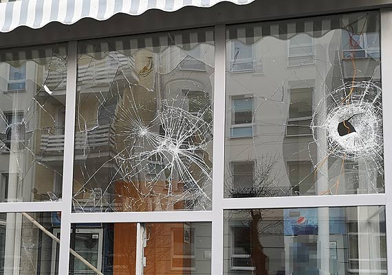 Mieszkaniec - Kiosk kontra wandale!