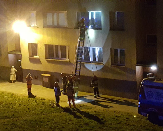 Zaalarmowano wszystkie służby, żeby dostać się do...pustego mieszkania