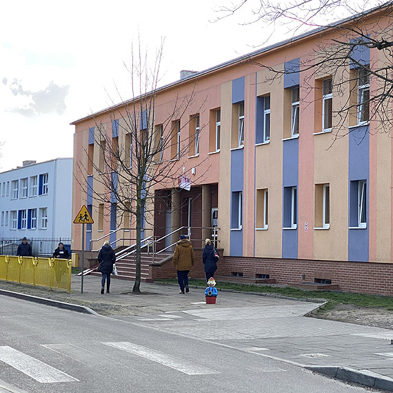 Od poniedziaku zamknite szkoy i przedszkola