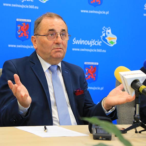 KORONAWIRUS. Zamknite szkoy, przedszkola i obki. Aktualne niezbdne informacje