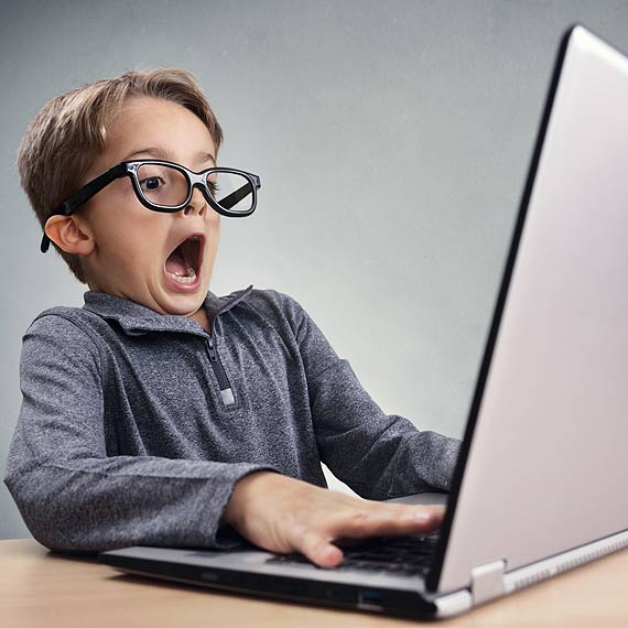 To nie s wakacje!!! Lekcje mona prowadzi przez Facebooka 