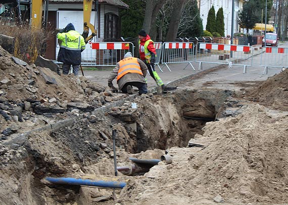 Przebudowa ul. Wojska Polskiego. Zaczli od kanalizacji deszczowej