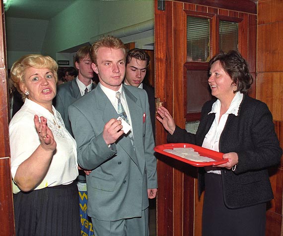 Tak było: Matury w Świnoujściu 25 i 30 lat temu. Zobacz fotogalerię!
