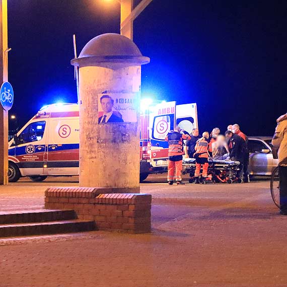 Policjant oraz funkcjonariusz Stray Ochrony Kolei pilotowali BMW z nieprzytomn kobiet