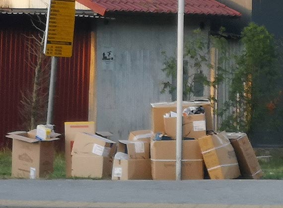 Mieszkaniec: Wyremontowana ulica wyglda jak wysypisko mieci!