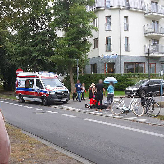 Rowerzystka zostaa przewieziona do szpitala