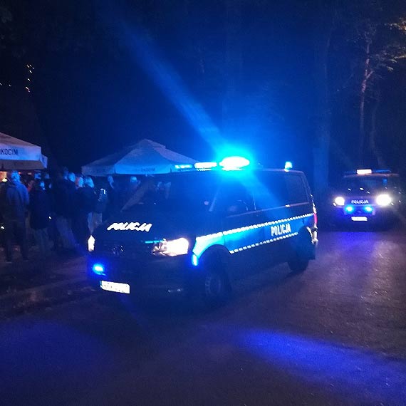 Tradycji stao si zado. Na zakoczenie festiwalu Famowiczw odwiedzia Policja