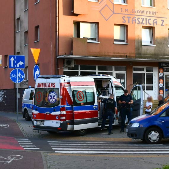 Potrcony rowerzysta zosta zabrany do szpitala