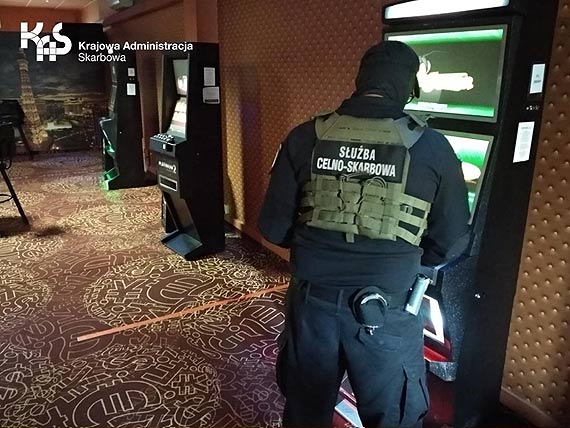 Nielegalny salon hazardu w Gryficach zamknity przez KAS