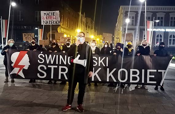 Strajk Kobiet- tym razem pod siedzib PIS nic nie zoono, policja nie zezwolia!?