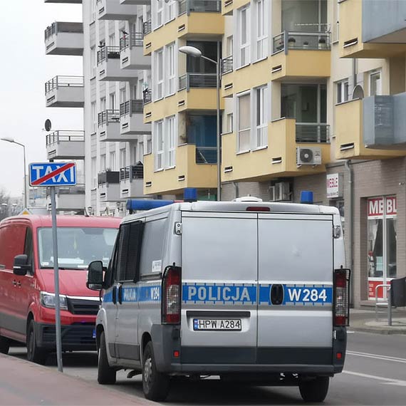 Straacy zostali wezwani do otwarcia mieszkania. Kobieta ju nie ya