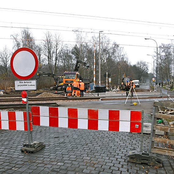 Do Warszowa, dzielnicy prawobrzenej winoujcia dojedziemy ju przez nowy przejazd kolejowy