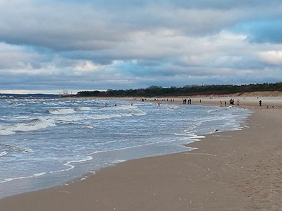 witeczna promenada; mona wpa na mae co-nieco, spacerowa albo... wykpa si!