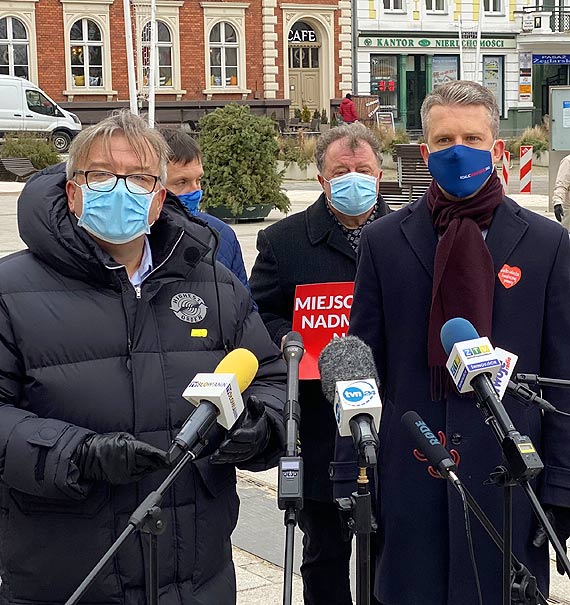 Pienidze dla grali s, a dla nas ju nie? Pose cki cytuje odpowied ministra Gowina: Bo gminy nadmorskie miay bardzo dobry sezon. Zobacz film!