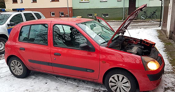 Stranicy odpalili auto urzdzeniem rozruchowym