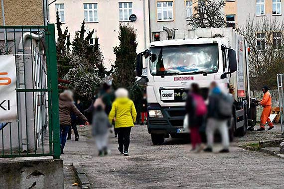 Ewakuacja 23 osb ze Specjalnego Orodka Szkolno - Wychowawczego przy Piastowskiej