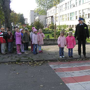 Policja pokazuje, policja uczy