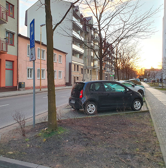 Mieszkaniec: Czy to prywatne miejsce parkingowe?