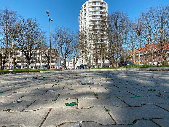 Parking w ostrych skorupach to niebezpieczne dla kierowcw i przechodniw!