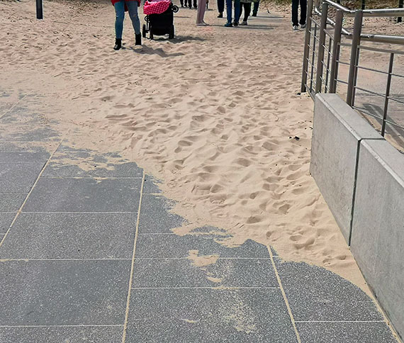 Turysta: Majówka w głębokim piachu!