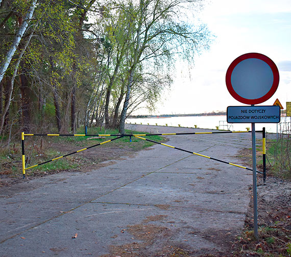 Zakaz wjazdu na popularn betonk przy Kanale Piastowskim! Mieszkaniec: Od dziecka pamitam, e nabrzee byo dostpne dla turystw i wdkarzy 