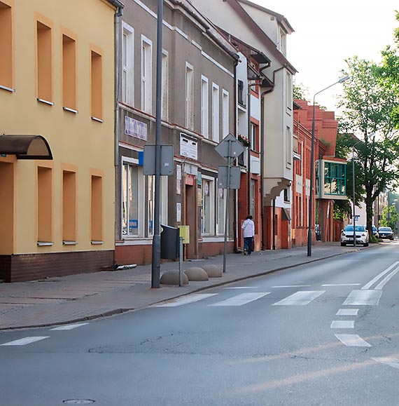 Mieszkaniec: Miejsca parkingowe nie zostay wytyczone ale kas paci trzeba?