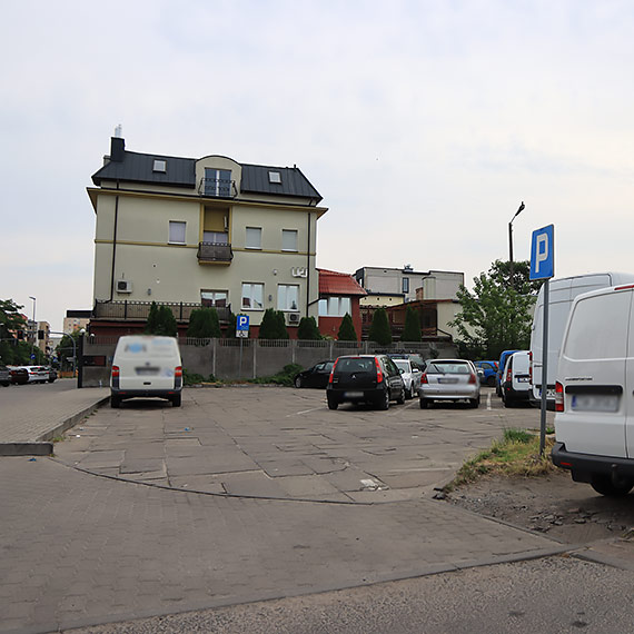 Czytelnik: Parking, ktry uszkadza samochody!