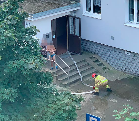 Pożar w mieszkaniu na Piastowskiej. 1 osoba ewakuowana [2]