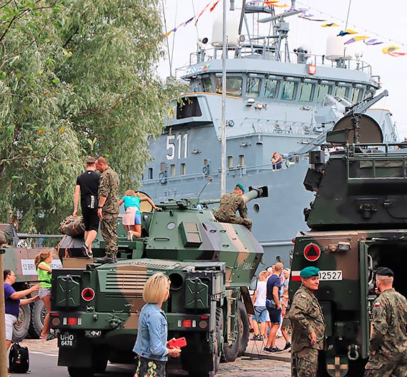Rosomaki, okręty, quady, pojazdy podwodne na Święto Wojska Polskiego w Świnoujściu