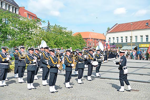 W wito Wojska Polskiego marynarze 8 Flotylli Obrony Wybrzea zaprezentowali si na ulicach miasta i zaprosili na pokady okrtw