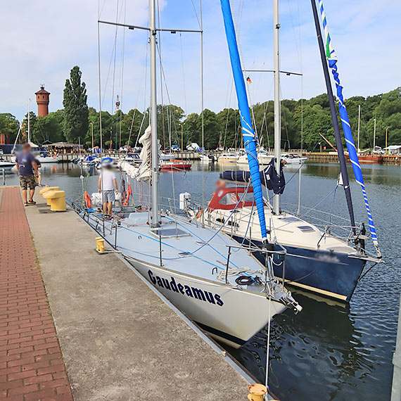 Turysta: Baagan na winoujskiej marinie. Jedno miejsce - dwa jachty