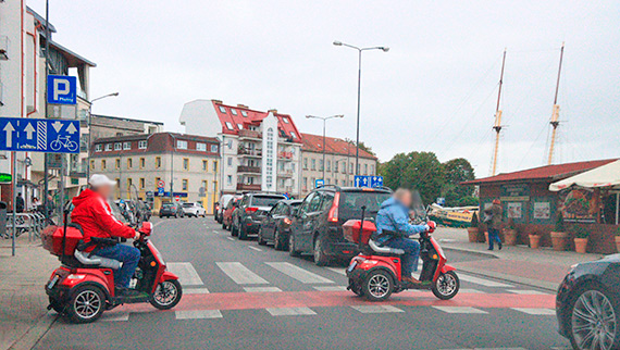 Koszmarna kolejka na prom, chaos na Wybrzeu