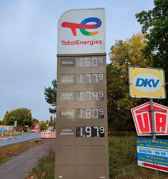Ceny paliwa w Polsce szybuj w gr. A jak jest w Niemczech? Mieszkaniec: Tyle za paliwo zapacimy za szlabanem