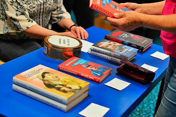 Maestwo Daukszewiczw na spotkaniu w Miejskiej Bibliotece w winoujciu