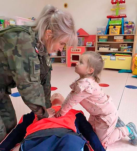 Wojskowi ratownicy medyczni z wizyt u przedszkolakw