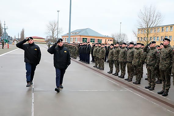 Uroczysta inauguracja roku szkoleniowego jednostek 8. FOW