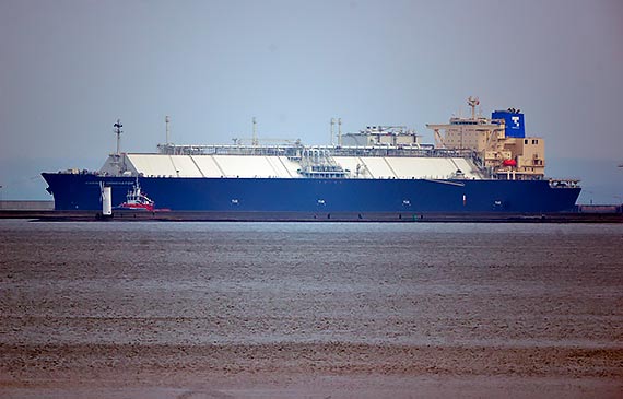 150 dostawa gazu do terminalu LNG. Japoński gazowiec przypłynął do Świnoujścia z USA