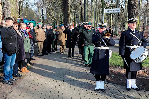 80. rocznica utworzenia Armii Krajowej. Pod pomnikiem Ora Biaego odbyy si uroczystoci