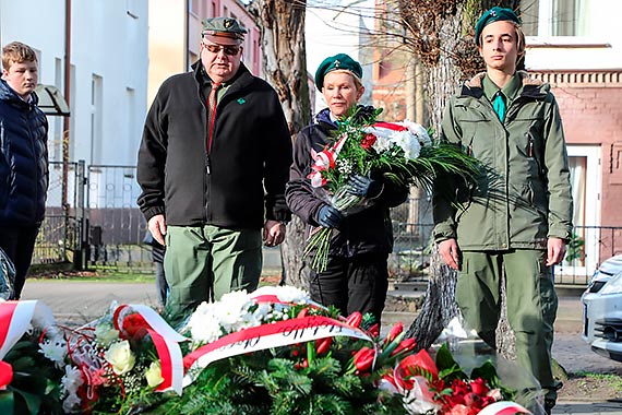 80. rocznica utworzenia Armii Krajowej. Pod pomnikiem Ora Biaego odbyy si uroczystoci