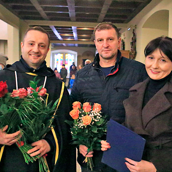 Mamy sanktuarium!  Podniosa uroczysto zapenia w niedziel Koci Chrystusa Krla  