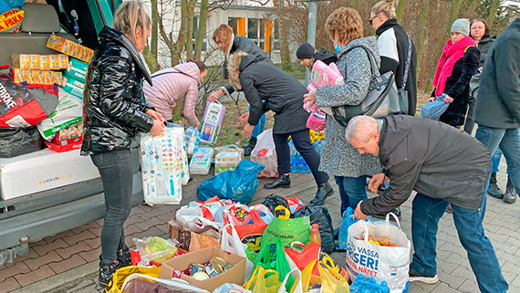 Ze winoujcia wyruszy specjalny transport z najpotrzebniejszymi rzeczami dla Ukraicw. Zobacz film!