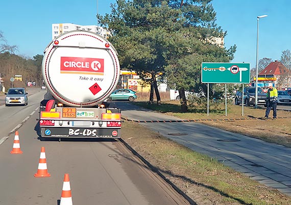 Mieszkaniec: Niebezpieczne zwyczaje na stacji benzynowej