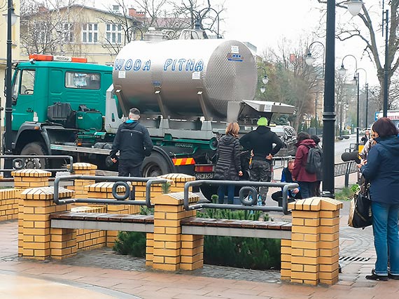 Mieszkaniec: Beczkowz na ulicach miasta. Tak wyglda winoujcie w XXI wieku!