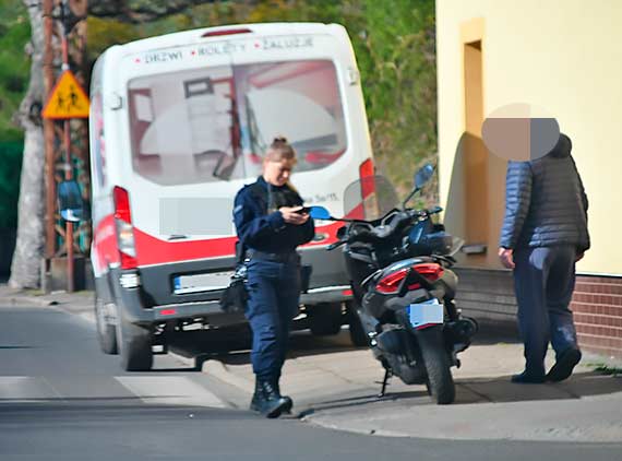  Kolizja samochodu i jednoladu. Sprawca zosta ukarany mandatem