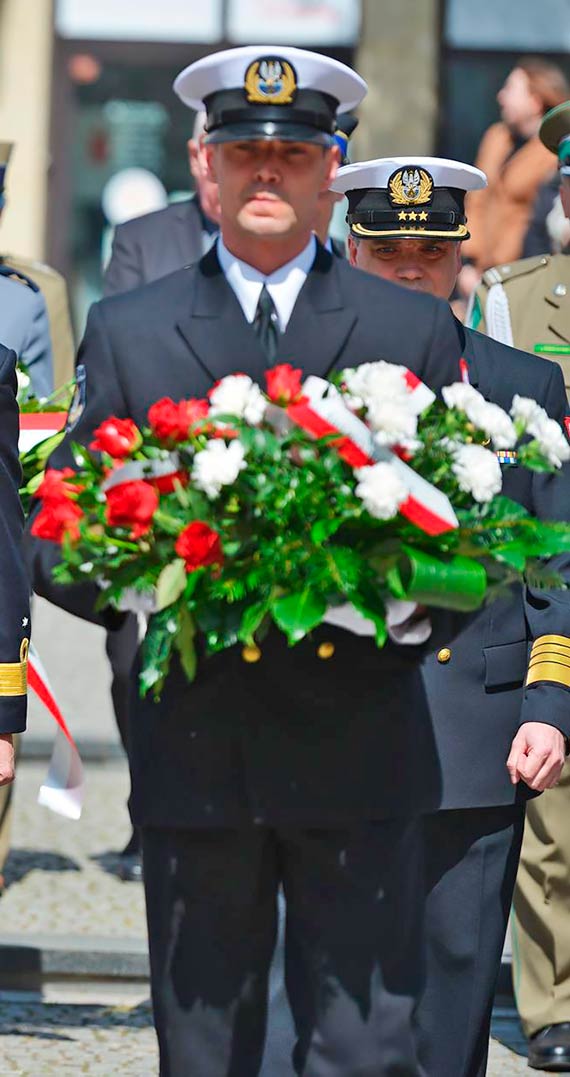 77. rocznica zakoczenia II wojny wiatowej. Na Placu Sowiaskim odbyy si uroczystoci upamitniajce to wydarzenie