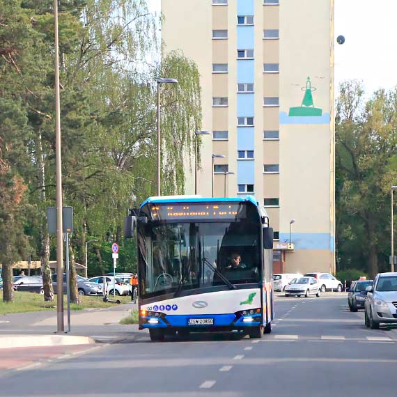 Mieszkanka: Dla kogo bd jedzi autobusy? eby dojecha nad morze po godzinie 16:00 bd musiaa si przesiada