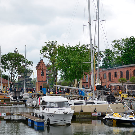 winoujska Marina ju z tablic patrona - Jurka Porbskiego