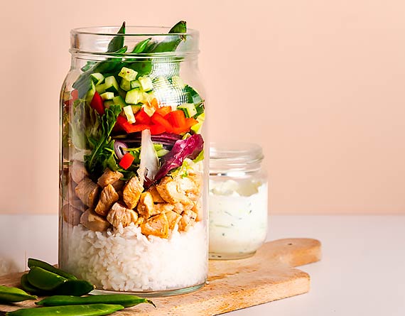 Przepis kulinarny Lunchbox z ryżem, kurczakiem i warzywami